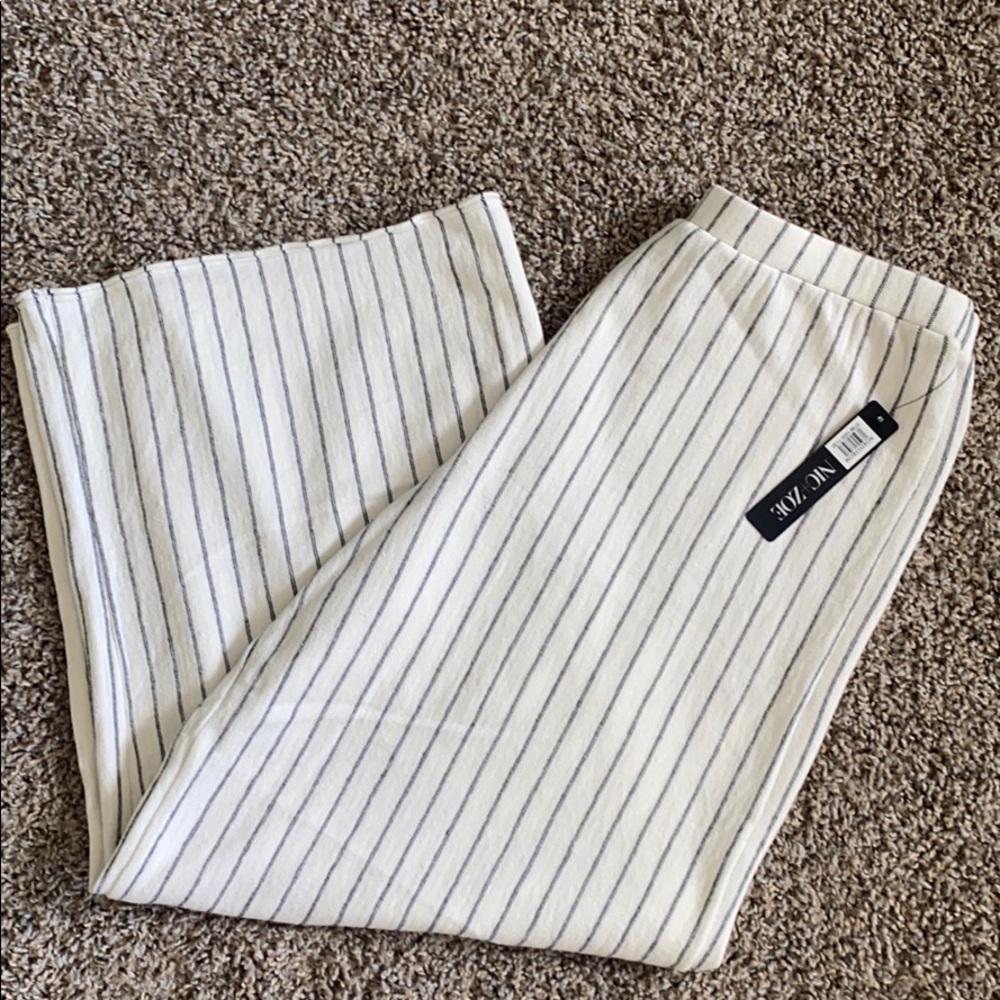 Nic + Zoé White and Black Pinstriped Comfort Pant